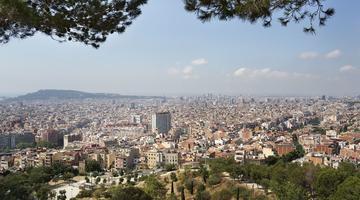 vista de barcelona del parc guelle